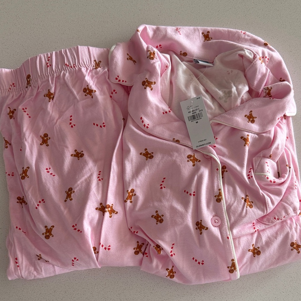 SOLD OUT Old Navy Pink Pajama Set with Gingerbread Pattern